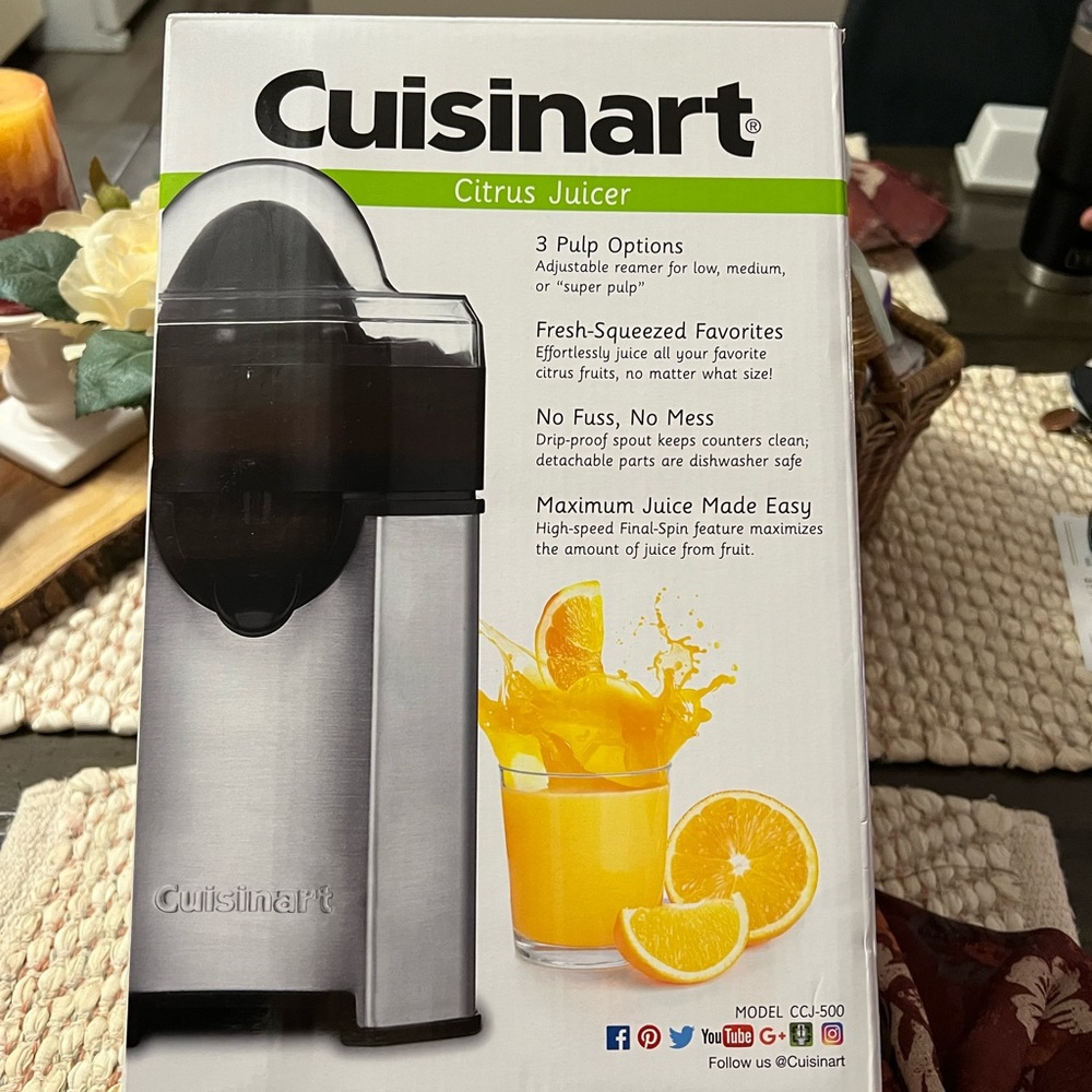 Cuisinart citrus juicer never used, still in original boxing